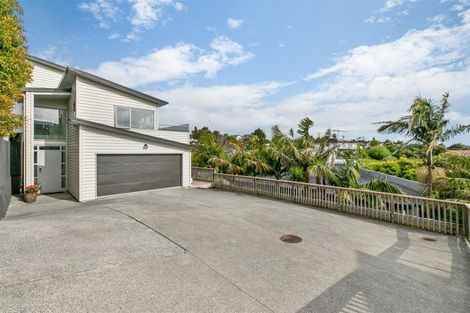 Photo of property in 2b St Clair Place, Browns Bay, Auckland, 0630