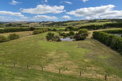 Photo of property in 33 Cable Road, Waimauku, 0881