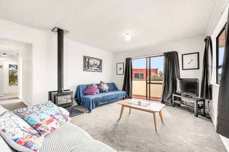 Photo of property in 19 Colenso Place, Otaki Beach, Otaki, 5512