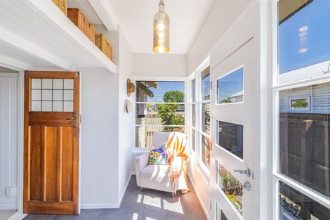 Photo of property in 74 Selwyn Street, Somerfield, Christchurch, 8024