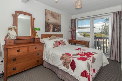 Photo of property in 6a The Esplanade, Westshore, Napier, 4110