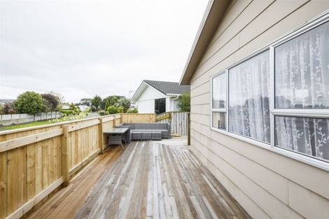 Photo of property in 61 Hillcrest Drive, Kelvin Grove, Palmerston North, 4414