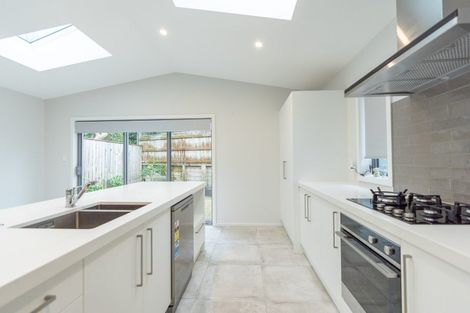 Photo of property in 5a Woodstock Place, Hokowhitu, Palmerston North, 4410