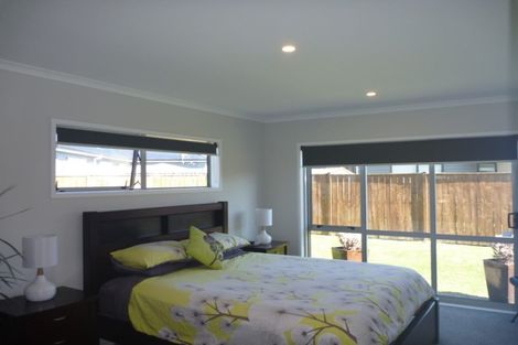 Photo of property in 14 Malbec Place, Huapai, Kumeu, 0810