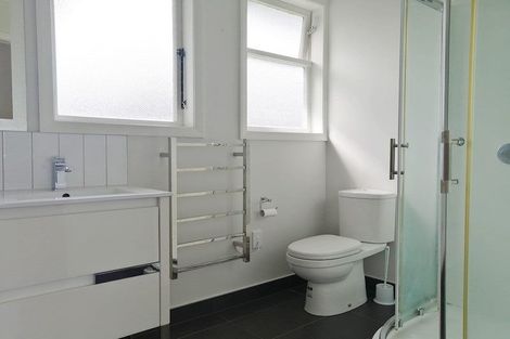 Photo of property in 2 Marie Crescent, Te Atatu South, Auckland, 0610