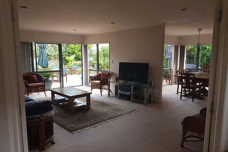 Photo of property in 8 Dunn Place, Farm Cove, Auckland, 2010