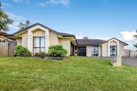 Photo of property in 4 Chelmsley Avenue, Henderson, Auckland, 0612