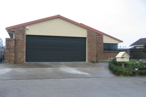 Photo of property in 100 Roberts Line, Kelvin Grove, Palmerston North, 4414