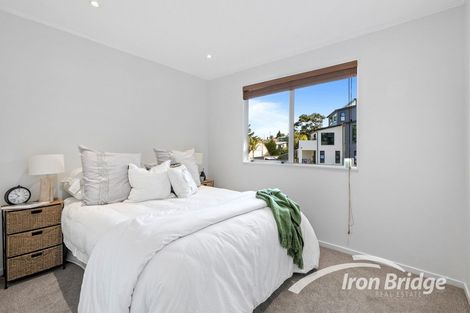 Photo of property in 17 Tacitus Place, Totara Vale, Auckland, 0629