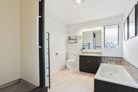 Photo of property in 2 Ebert Place, Rangiora, 7400