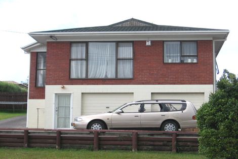 Photo of property in 2/72 Browns Bay Road, Rothesay Bay, Auckland, 0630
