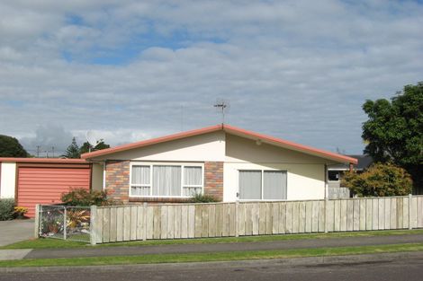 Photo of property in 2 Cassia Place, Bell Block, New Plymouth, 4312