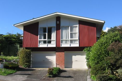 Photo of property in 6 Churton Drive, Churton Park, Wellington, 6037