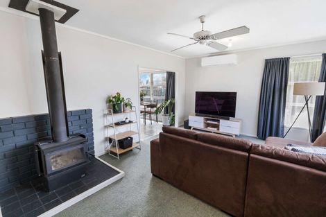 Photo of property in 69 Aquarius Drive, Kawaha Point, Rotorua, 3010