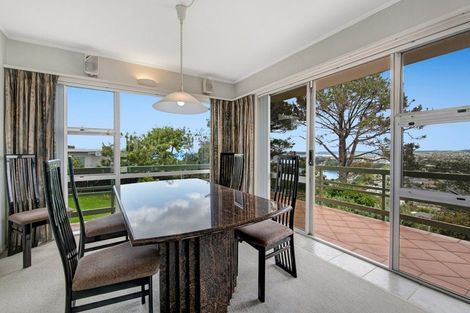 Photo of property in 23 Roberts Road, Matakatia, Whangaparaoa, 0930
