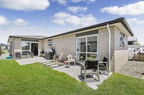 Photo of property in 28 Batty Street, Papamoa Beach, Papamoa, 3118
