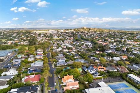 Photo of property in 15 Pencarrow Avenue, Mount Eden, Auckland, 1024