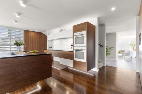 Photo of property in 5c Church Street, Devonport, Auckland, 0624