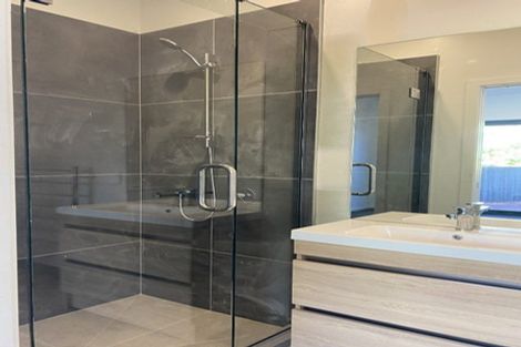 Photo of property in 30a Collins Avenue, Tawa, Wellington, 5028