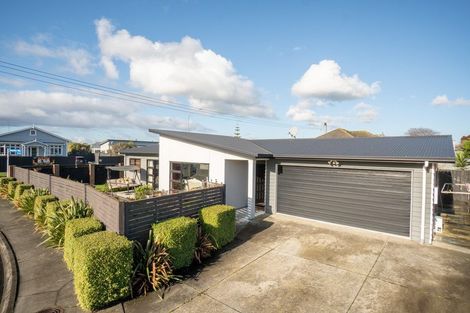 Photo of property in 1 Angelina Way, Kelvin Grove, Palmerston North, 4414