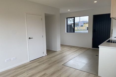 Photo of property in 35c Matipo Road, Te Atatu Peninsula, Auckland, 0610