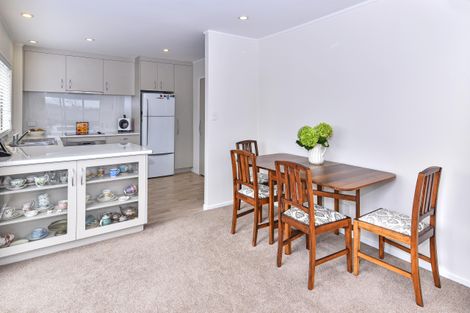 Photo of property in 2/12 Steeple Rise, Pakuranga, Auckland, 2010