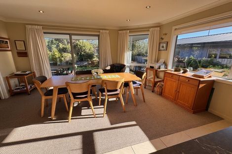 Photo of property in 6 Weka Place, Picton, 7220