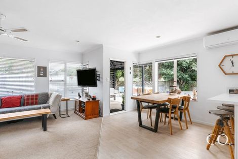 Photo of property in 4 Beach Grove, Omokoroa, 3114