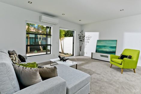 Photo of property in 3/40 Scarlet Oak Drive, Schnapper Rock, Auckland, 0632