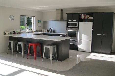 Photo of property in 14 Fendalton Place, Hatfields Beach, Orewa, 0931