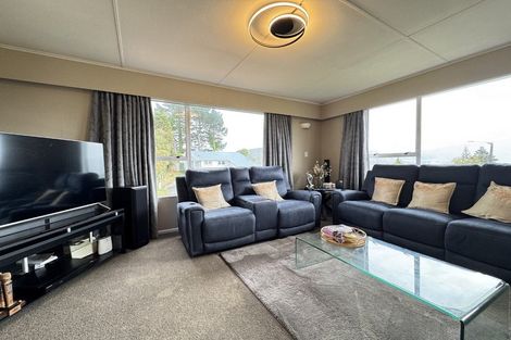 Photo of property in 129 Holborn Drive, Stokes Valley, Lower Hutt, 5019