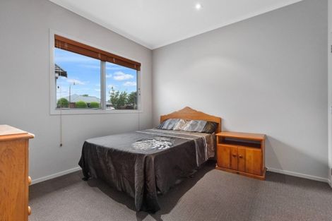 Photo of property in 6 Cairns Crescent, Rototuna, Hamilton, 3210