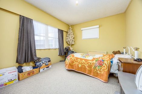 Photo of property in 2 Lansdown Avenue, Papatoetoe, Auckland, 2025