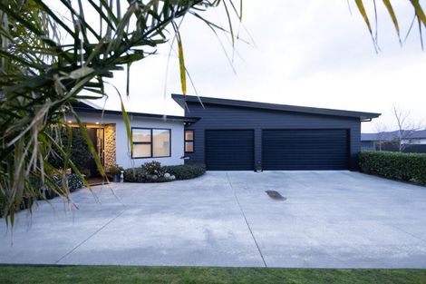 Photo of property in 54 Rodeo Drive, Kelvin Grove, Palmerston North, 4414