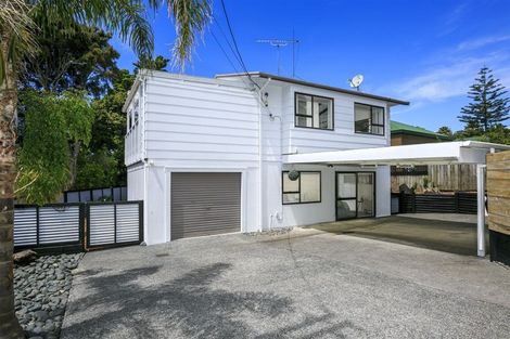 Photo of property in 2/27a Stanley Road, Glenfield, Auckland, 0629