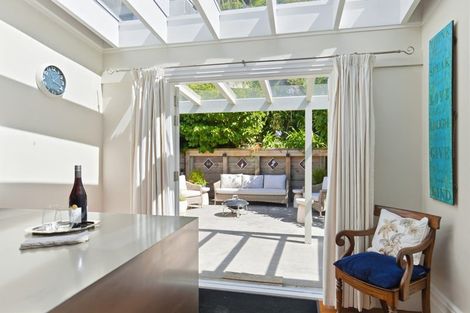 Photo of property in 500 Evans Bay Parade, Hataitai, Wellington, 6021