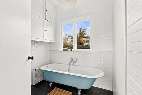 Photo of property in 66 Saint Martins Road, Saint Martins, Christchurch, 8022