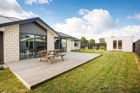 Photo of property in 8 Henty Lane, Marton, 4710