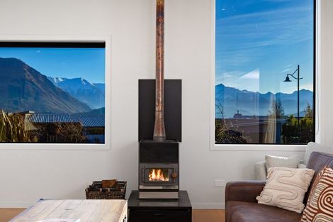 Photo of property in 20 Infinity Drive, Wanaka, 9305
