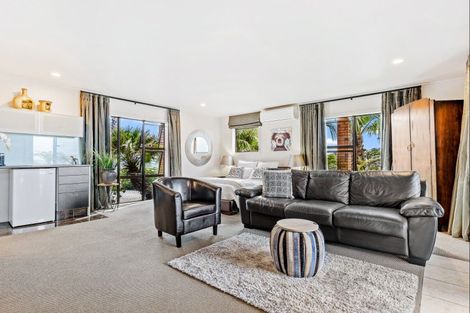 Photo of property in 5 Kotare Place, Sandspit, Warkworth, 0982