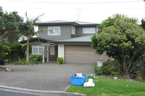 Photo of property in 1424 Whangaparaoa Road, Army Bay, Whangaparaoa, 0930