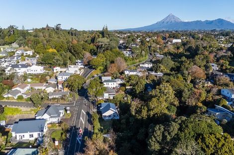 Photo of property in 28 Carrington Street, New Plymouth, 4310