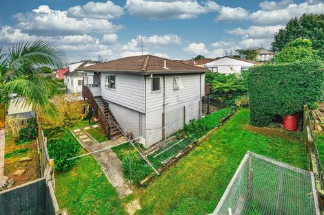 Photo of property in 2/114 Bradbury Road, Botany Downs, Auckland, 2010