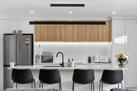 Photo of property in 4 Porokaiwhiri Avenue, Helensville, 0800