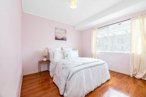 Photo of property in 21 Benchmark Drive, Massey, Auckland, 0614