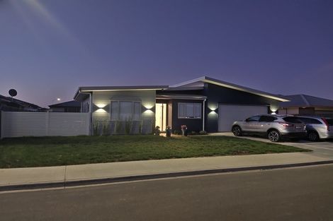 Photo of property in 18 Mckay Close, Frimley, Hastings, 4120