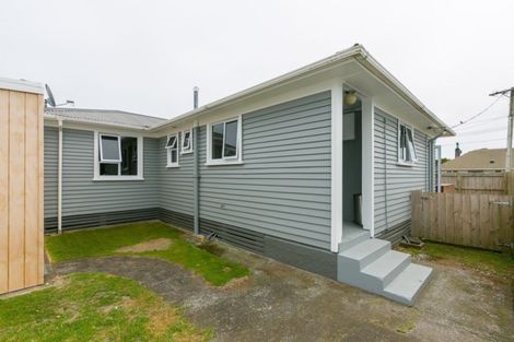 Photo of property in 12 Karaka Street, Merrilands, New Plymouth, 4312