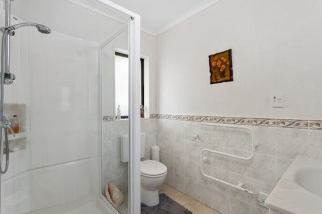 Photo of property in 56 Black Teal Close, Unsworth Heights, Auckland, 0632