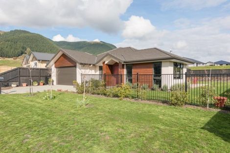 Photo of property in 16 Woolshed Drive, Stoke, Nelson, 7011