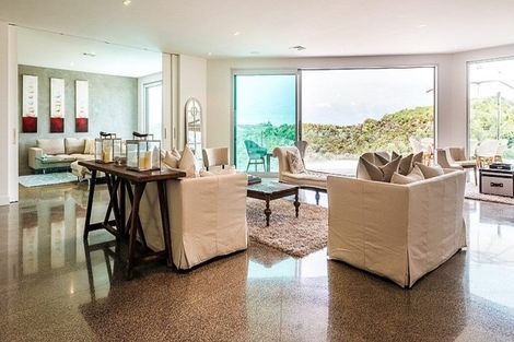 Photo of property in 52 Delamore Drive, Oneroa, Waiheke Island, 1081